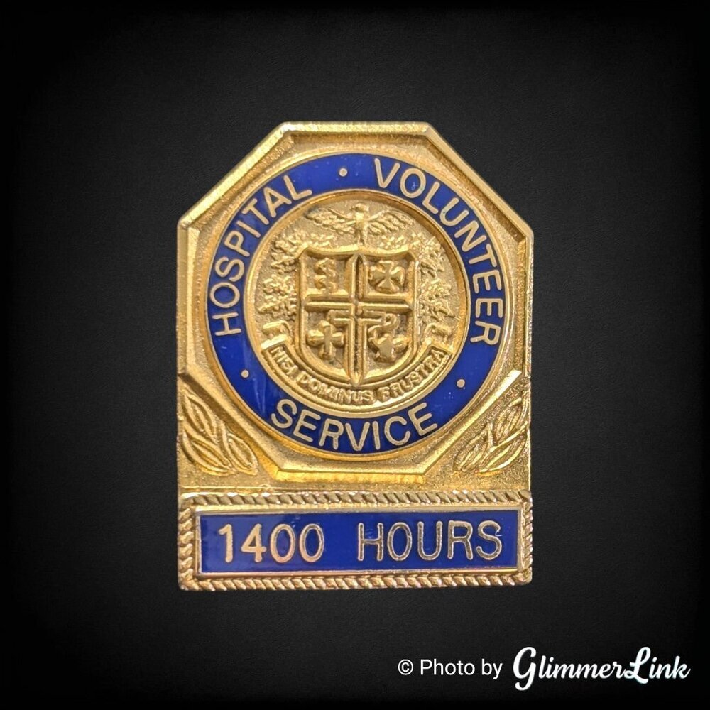 Vintage Hospital Volunteer Service Pin Blue Enamel Gold Tone 1400 Hours Award